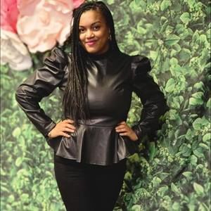 Meet your Posher, Regina